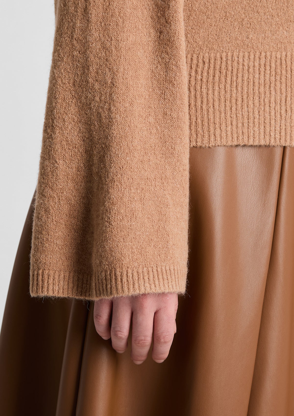 Curvy Pullover 'Thamara' - Image 5