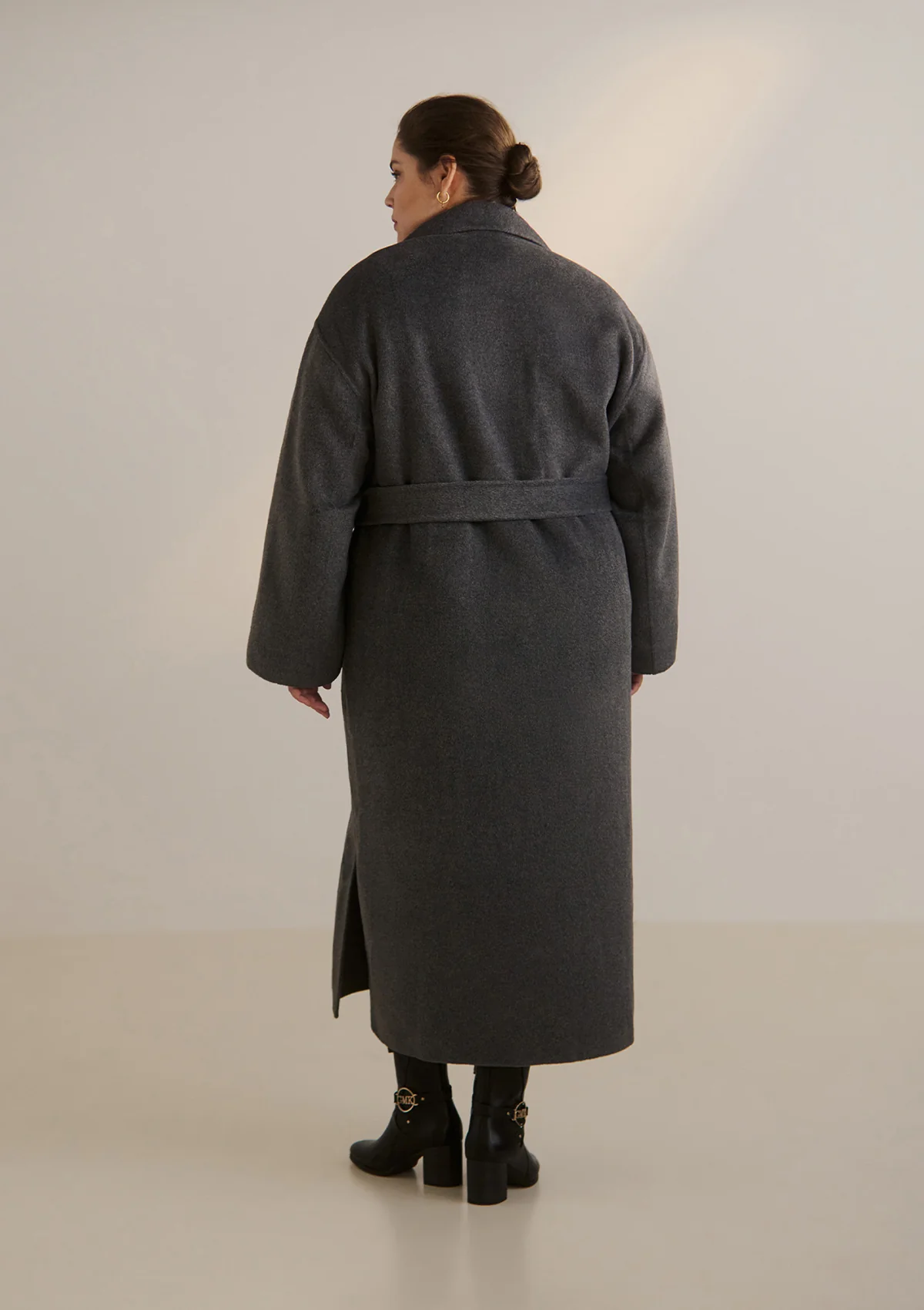 Curvy Mantel 'Christiana' - Image 4
